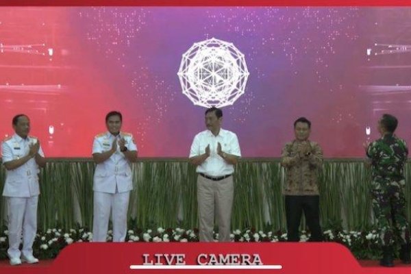 Luhut Resmikan Sistem Digitalisasi Pipa Kabel Bawah Laut di Mako Pushidrosal TNI AL